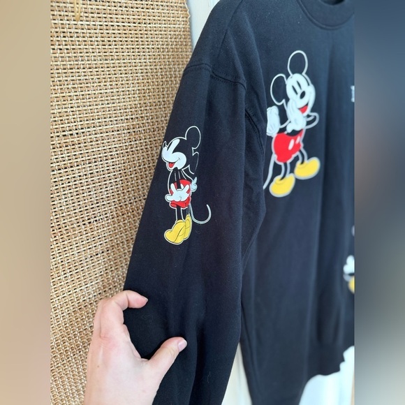 Walt Disney World Unisex Size Small Mickey Mouse Black Long Sleeve Pullover - Picture 4 of 8